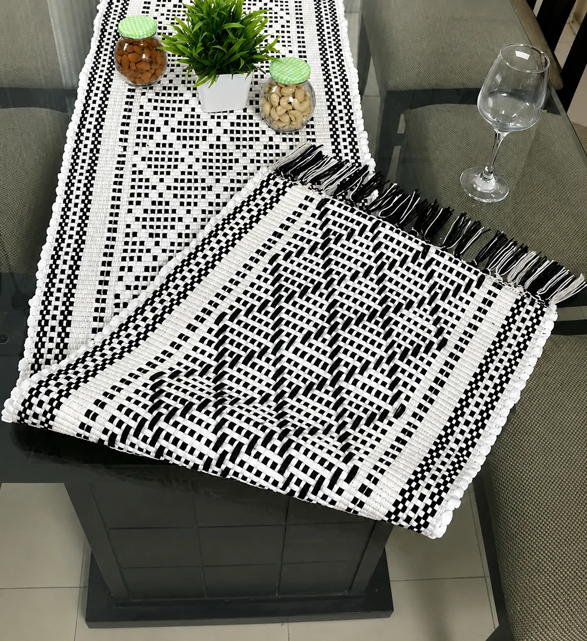Table Runners thumbnail 5